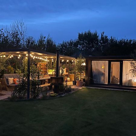 Dragonfly Glamping Spa Retreat Ashford  Exterior photo